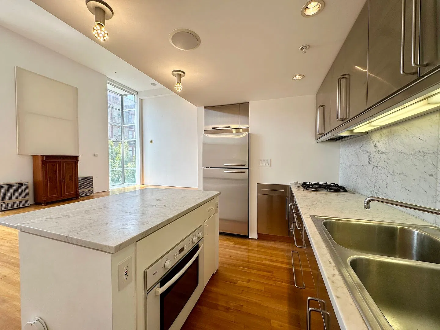 348 Hyde Street — Photo 3