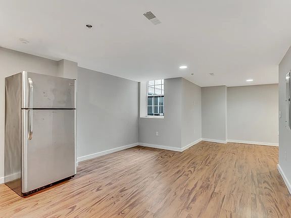 2nd image of 1623 Willington St #2B