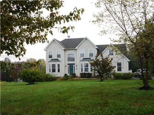 1st image of 9 Woodsview Dr