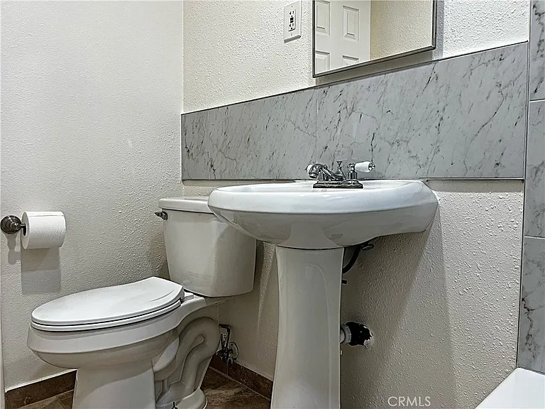 1143 Elizabeth Lake Rd — Photo 39