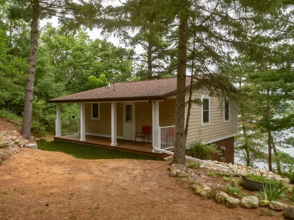 W8498 Mielke Way Rd, Wautoma, WI 54982