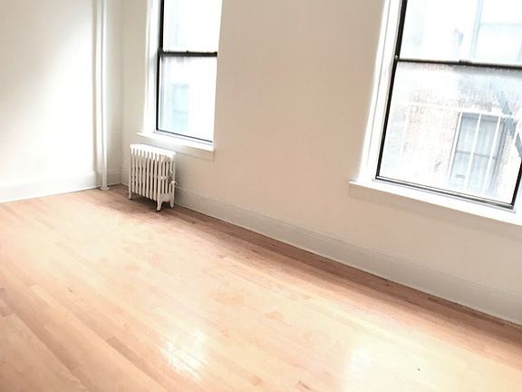 5th image of 12 Pinehurst Ave APT 4E