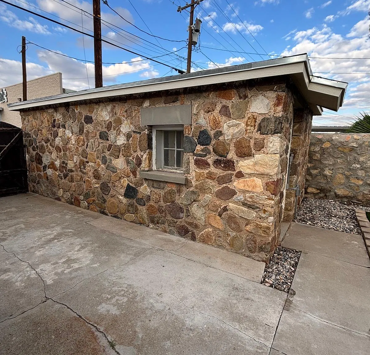 1 bed, 1.0 bath, 500 sqft, $1,000 — Photo 3