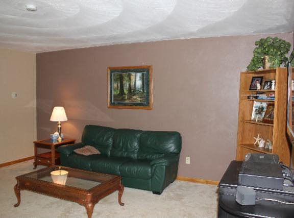 3rd image of 10758 Konneyaut Cir