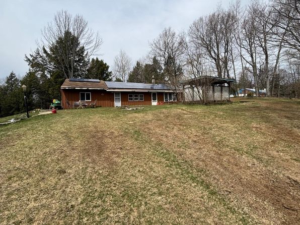 243 Quarry Rd, Becket, MA 01223