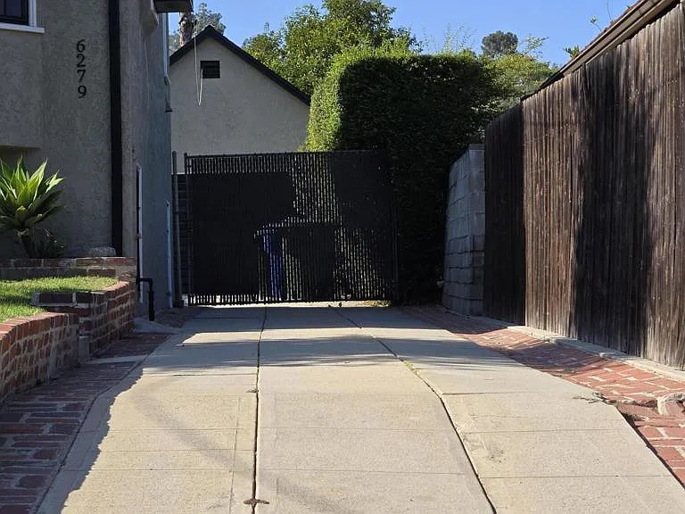6279 Church St — Photo 3