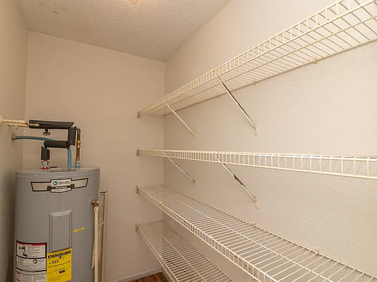 4819 Marion St — Photo 10