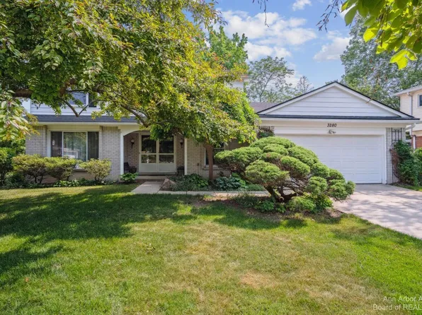 3280 Bluett Rd, Ann Arbor, MI 48105