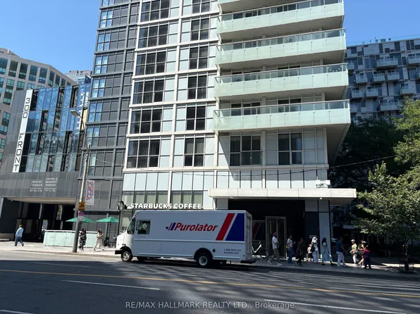 300 Front St W #3513, Toronto, ON M5V 0E9