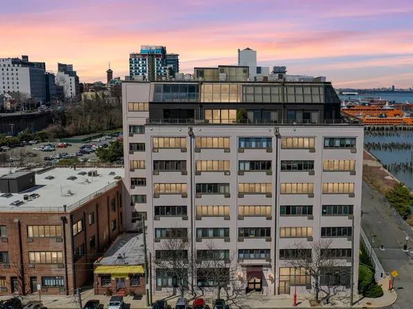 10 Bay Street Landing image 20 of 24