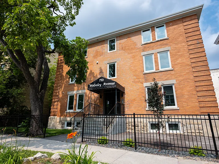 753 Wolseley Ave #105 — Photo 19