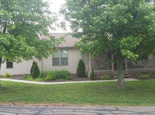 1620 Charlton Heights Rd, Coraopolis, PA 15108