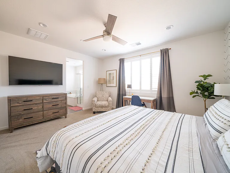 2427 Creekview Dr — Photo 14