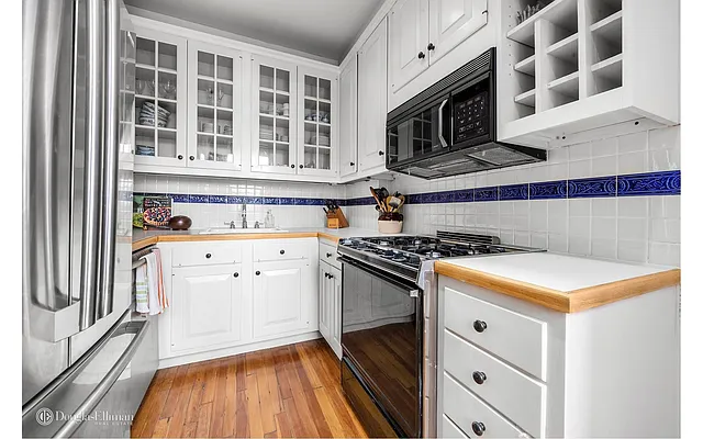 Sold by Douglas Elliman | media 16