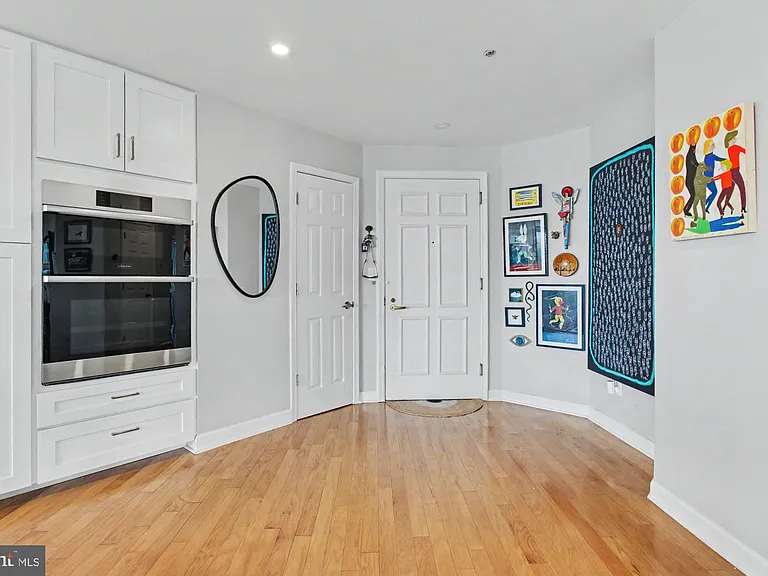 100 Harborview Dr #1001 — Photo 3