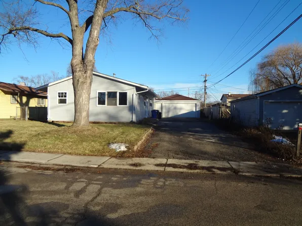 1005 Tacoma St, Carpentersville, IL 60110