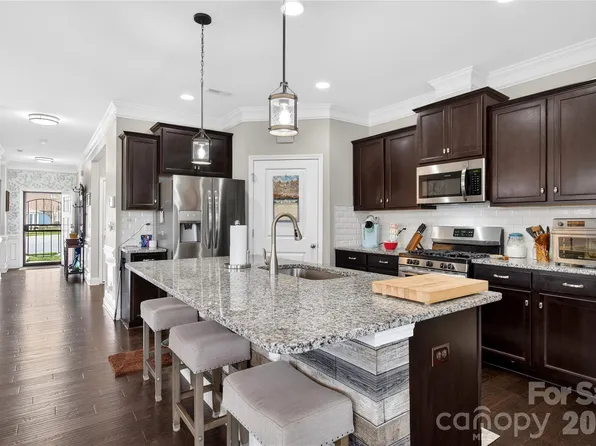 129 Rosebay Dr, Mooresville, NC 28117