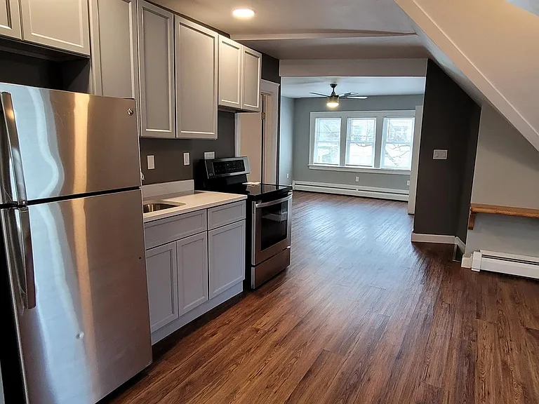 34 Sherman St — Photo 2