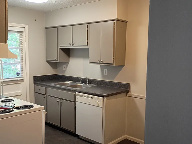 32 S Tucker St #8 — Photo 6