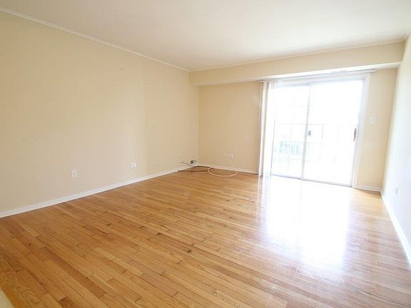 2nd image of 1619 N Windsor Dr APT 111