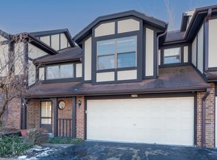 230 Oak Knoll Ln, Bloomingdale, IL