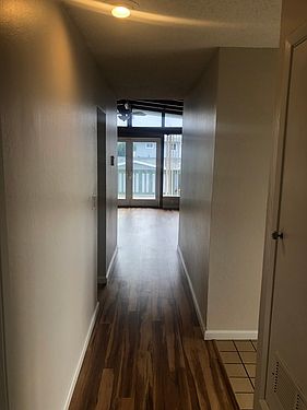 4th image of 218 Santa Cruz Ave #B