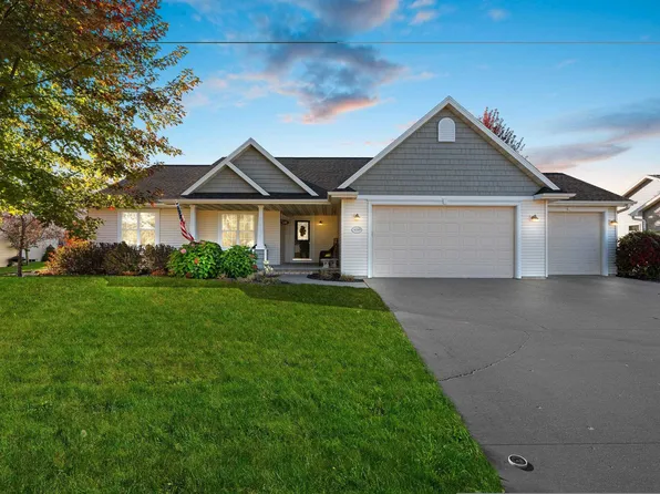 N1769 Shadybrook Ln, Greenville, WI 54942