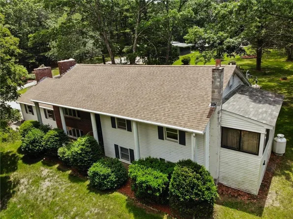 57 Harkness Rd, North Smithfield, RI 02896