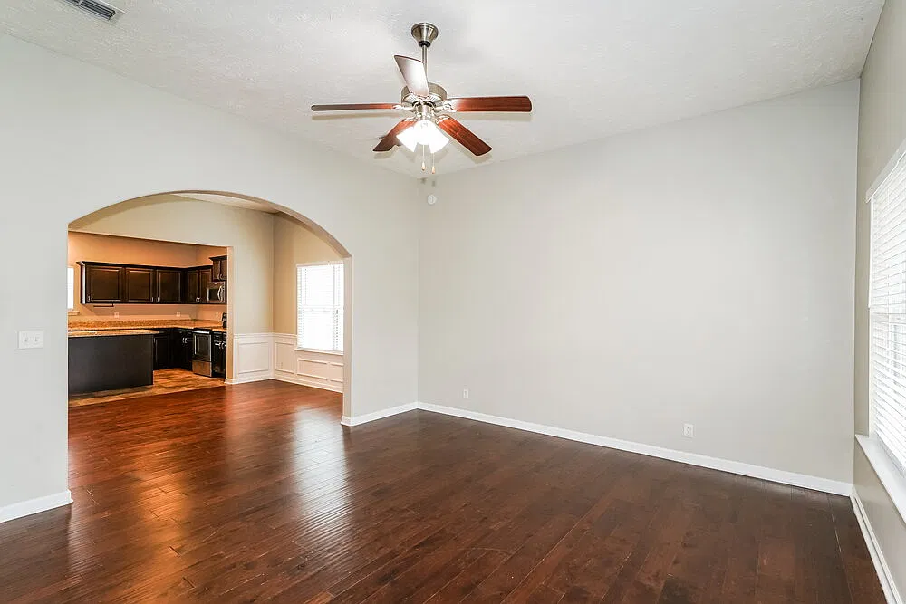 3 bed, 2.5 bath, 1876 sqft, $2,295 — Photo 4