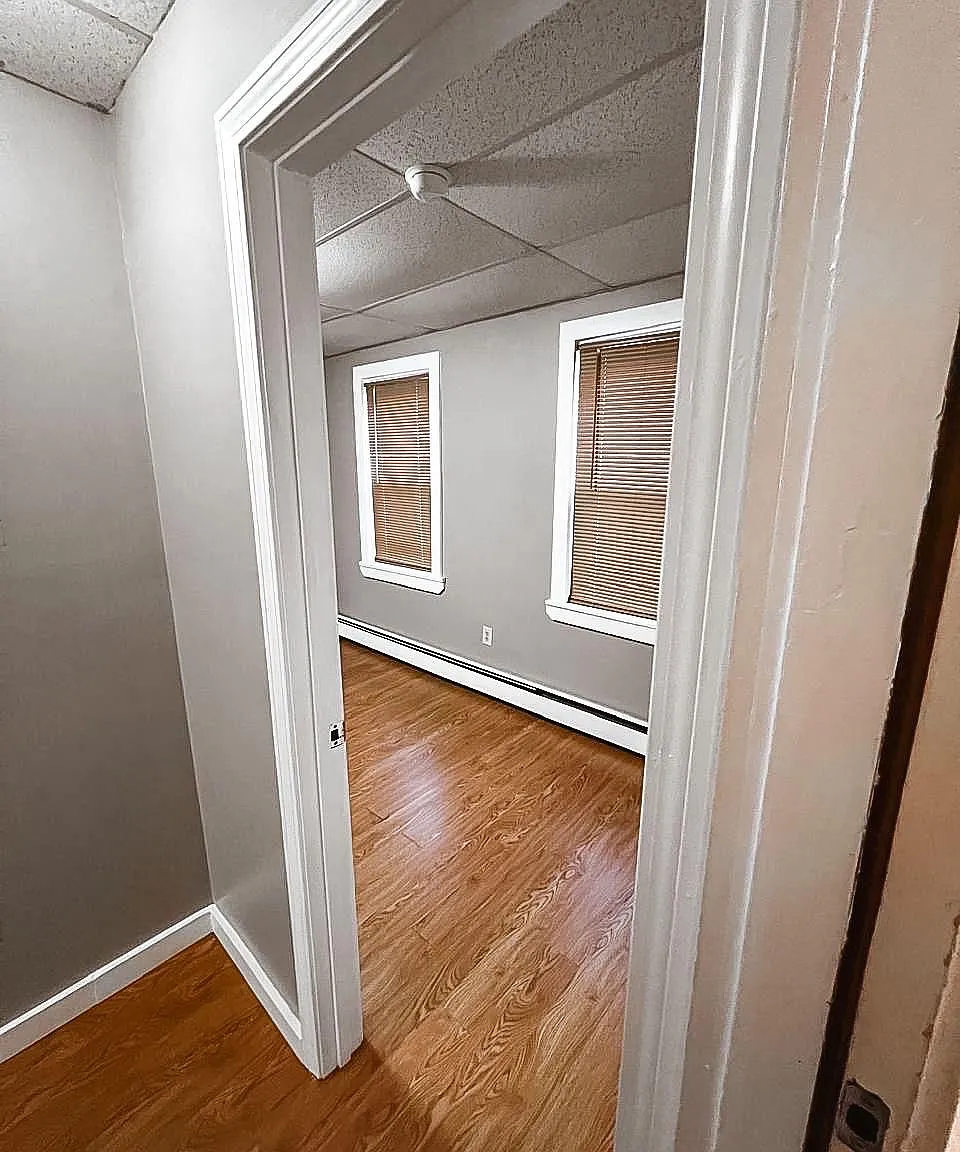 2 bed, 800 sqft, $2,200 — Photo 4