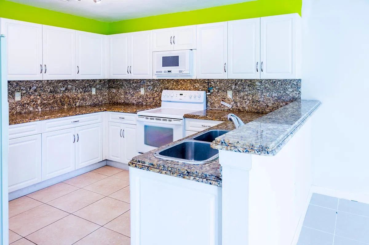 4 bed, 2.5 bath, 1780 sqft, $3,600 — Photo 4