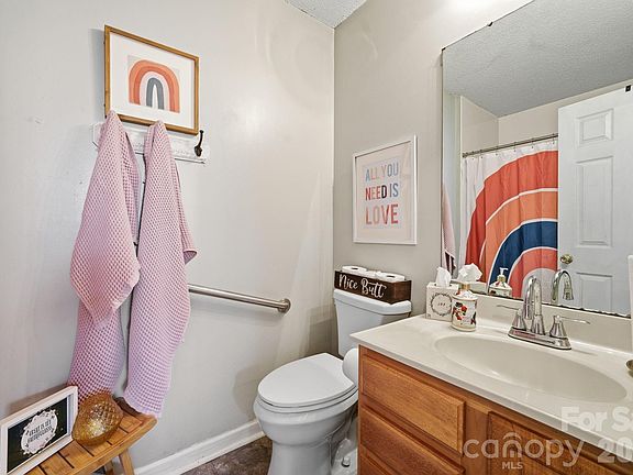 5th image of 2743 Stockwood Dr