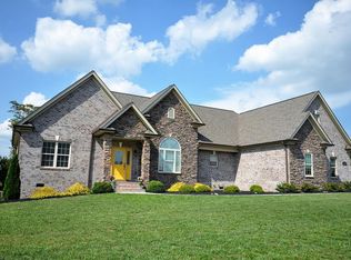 8888 Rymack Dr, Oak Ridge, NC 27310