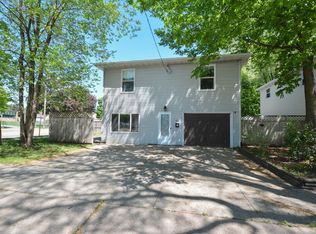 402 12th Ave SE, Rochester, MN 55904