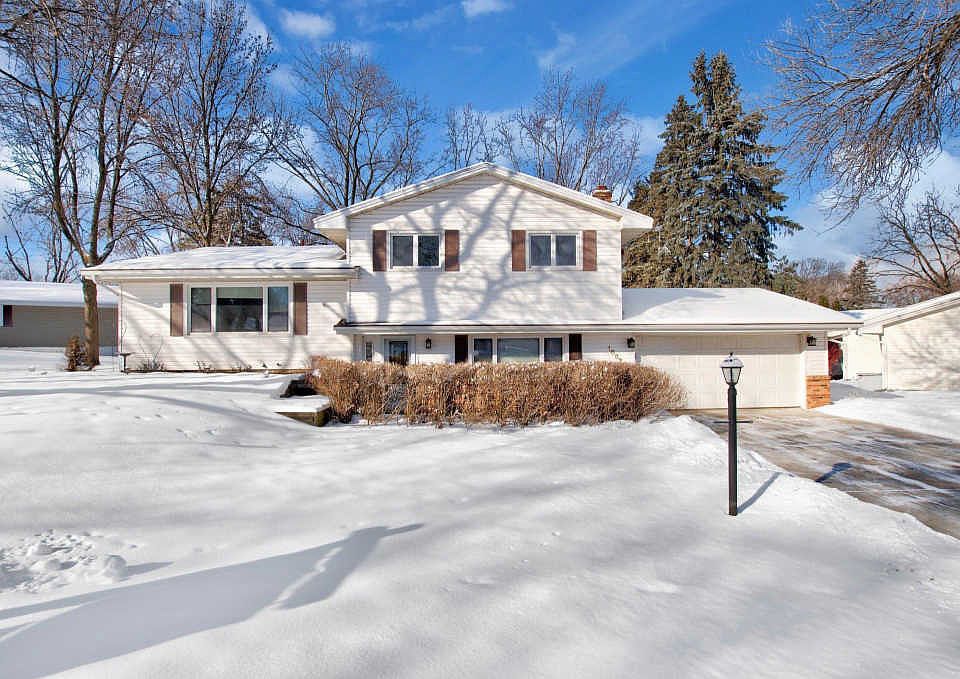 1st image of 10828 Hayes Dr