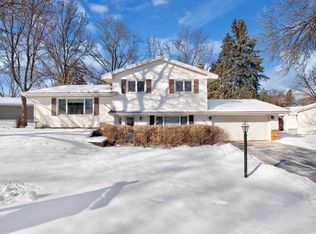 10828 Hayes Dr, Burnsville, MN 55337