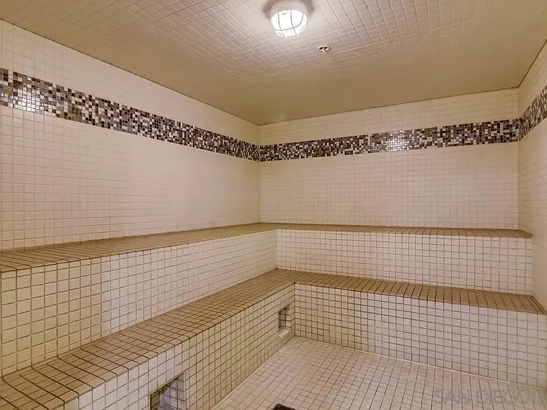 1199 Pacific Hwy #1204 — Photo 34