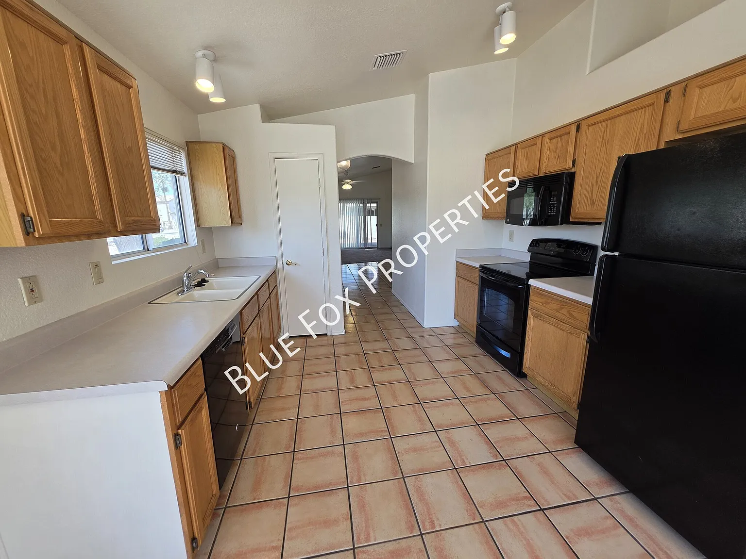 3430 W Milwheel Lane — Photo 2