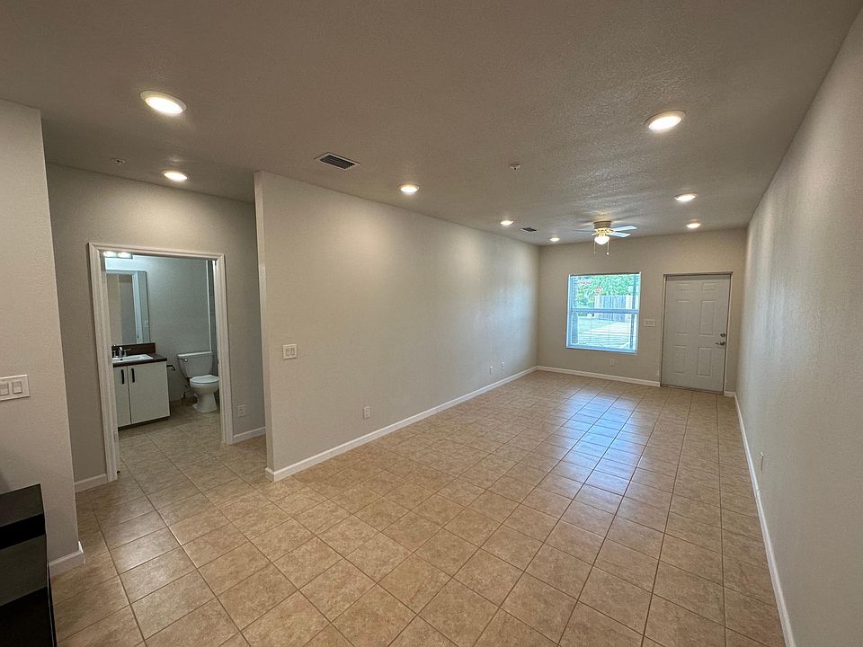Living/ Dining