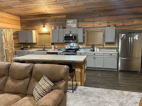 3rd image of 302 Timberline Hts