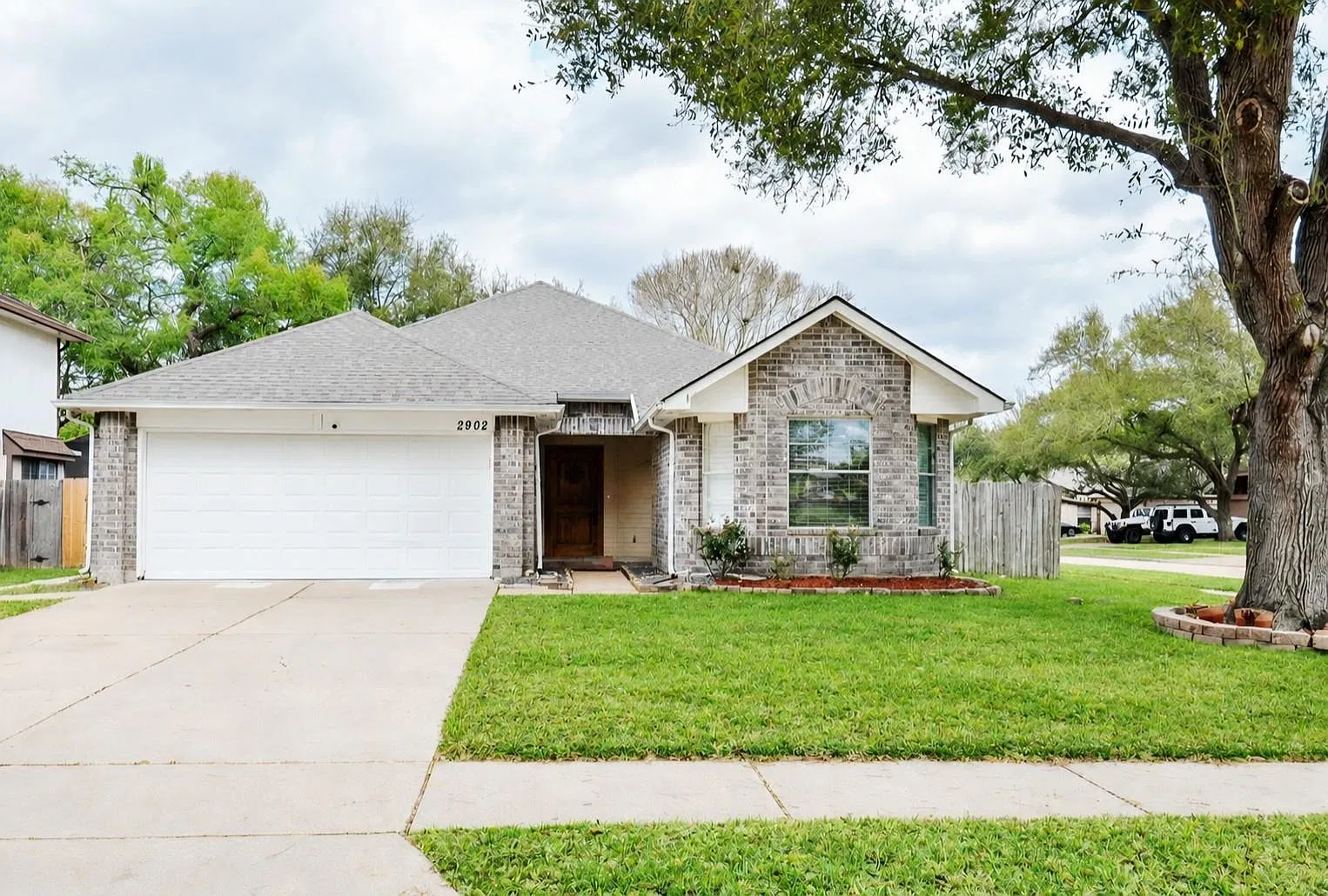 3 bed, 2.0 bath, 1680 sqft, $1,900 — Photo 1