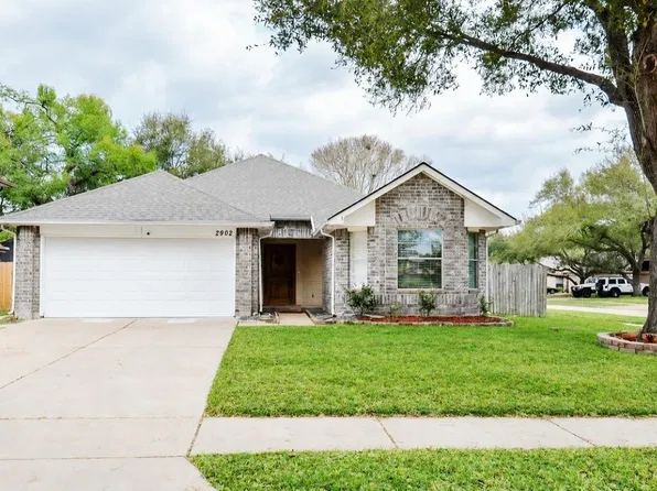 2902 Silent Dr, Sugar Land, TX 77498