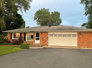 25738 Beck Rd, Novi, MI 48374