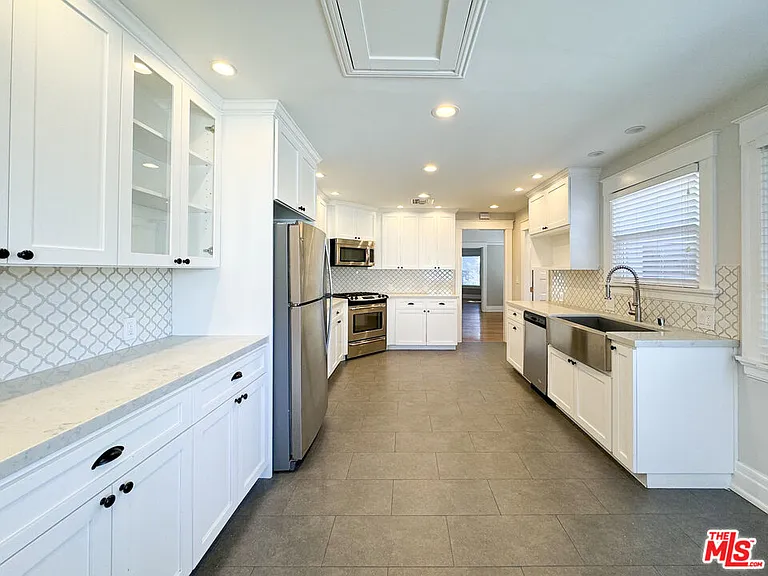 922 W Kensington Rd — Photo 14