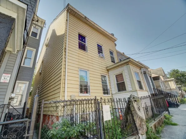 39 Hillman St, Paterson City, NJ 07522
