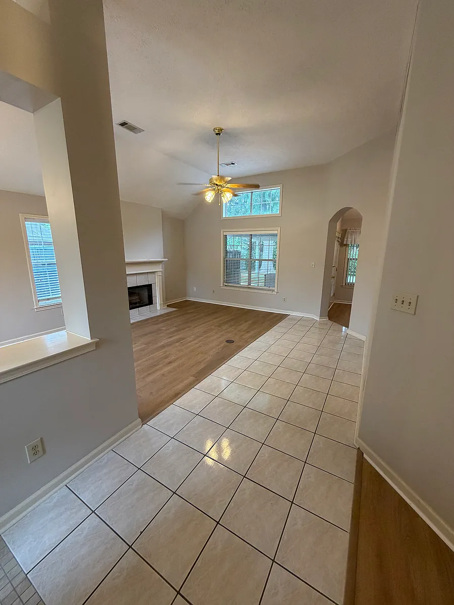 Building Photo - 7300 Glencoe Ct