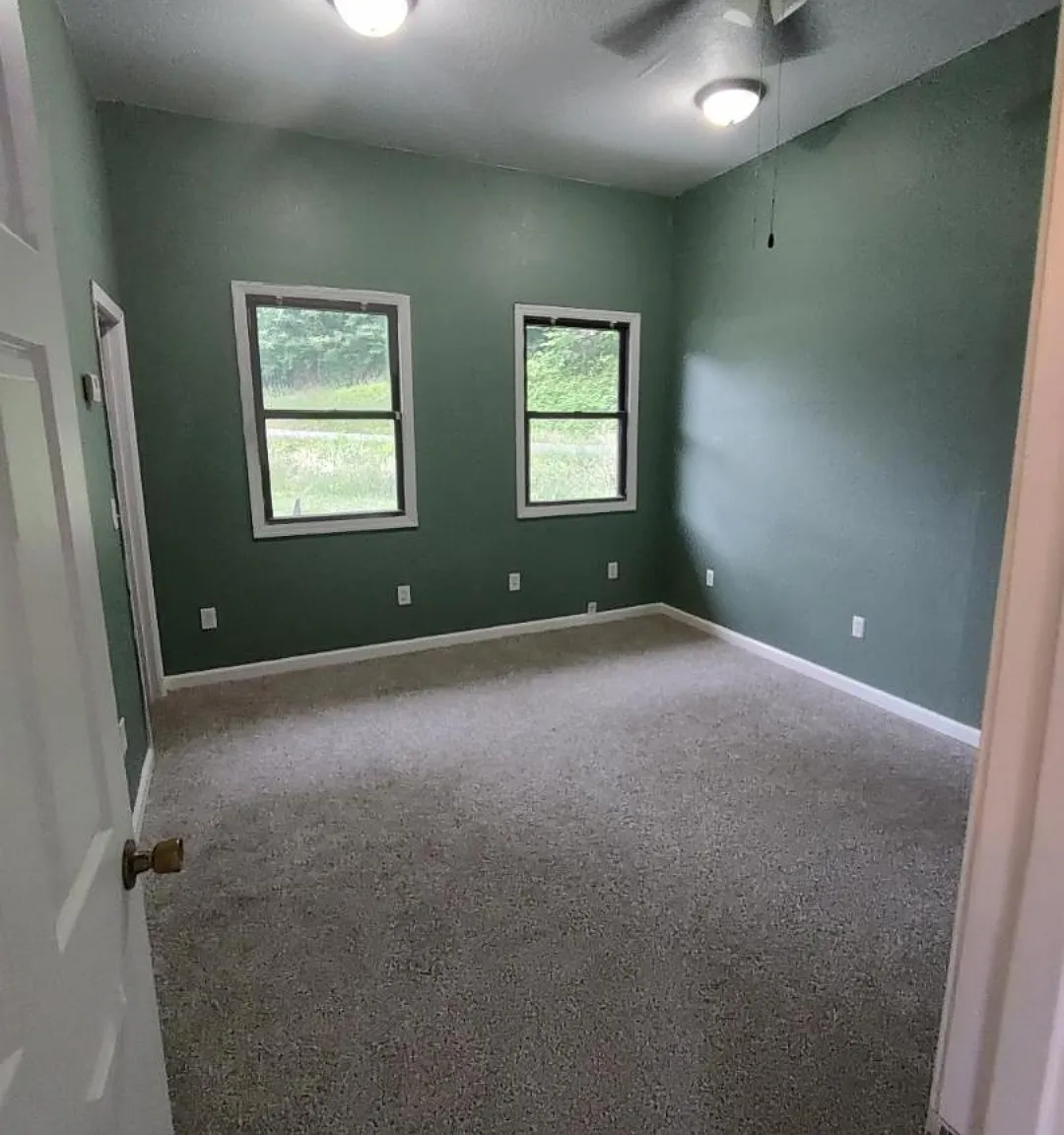 303 Norman Dr — Photo 4