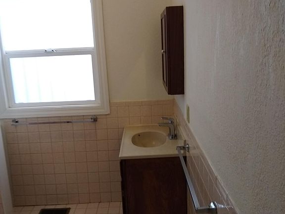 4th image of 865 Masonic Ave