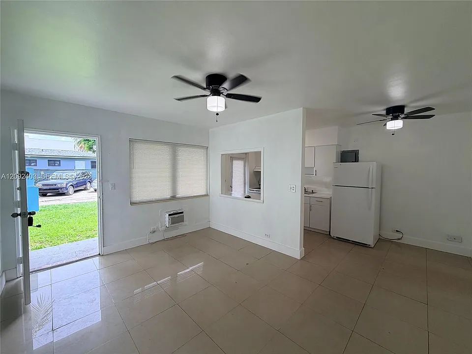 70 NW 77th St #9