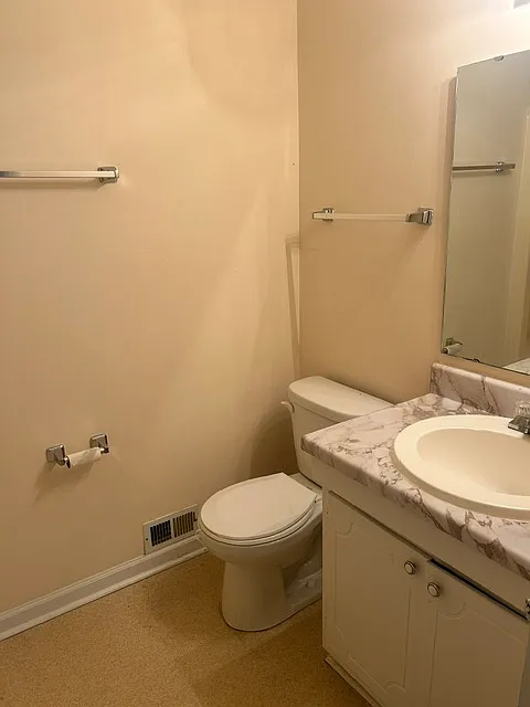 2 bed, 2.5 bath, 1368 sqft, $1,495 — Photo 3